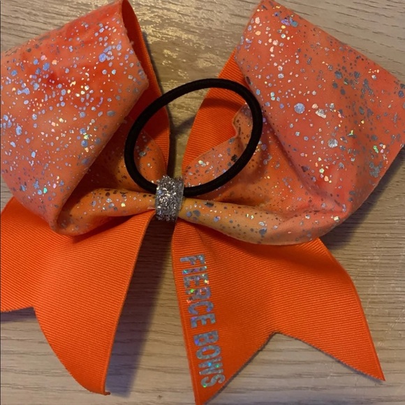 Large Bows - Picture 2 of 2